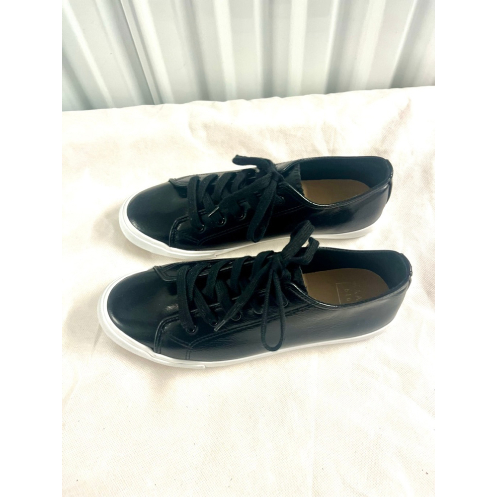 Kaari Blue Women's Black Low Top Lace Up Sneakers Size 9.5 - Picture 4 of 8